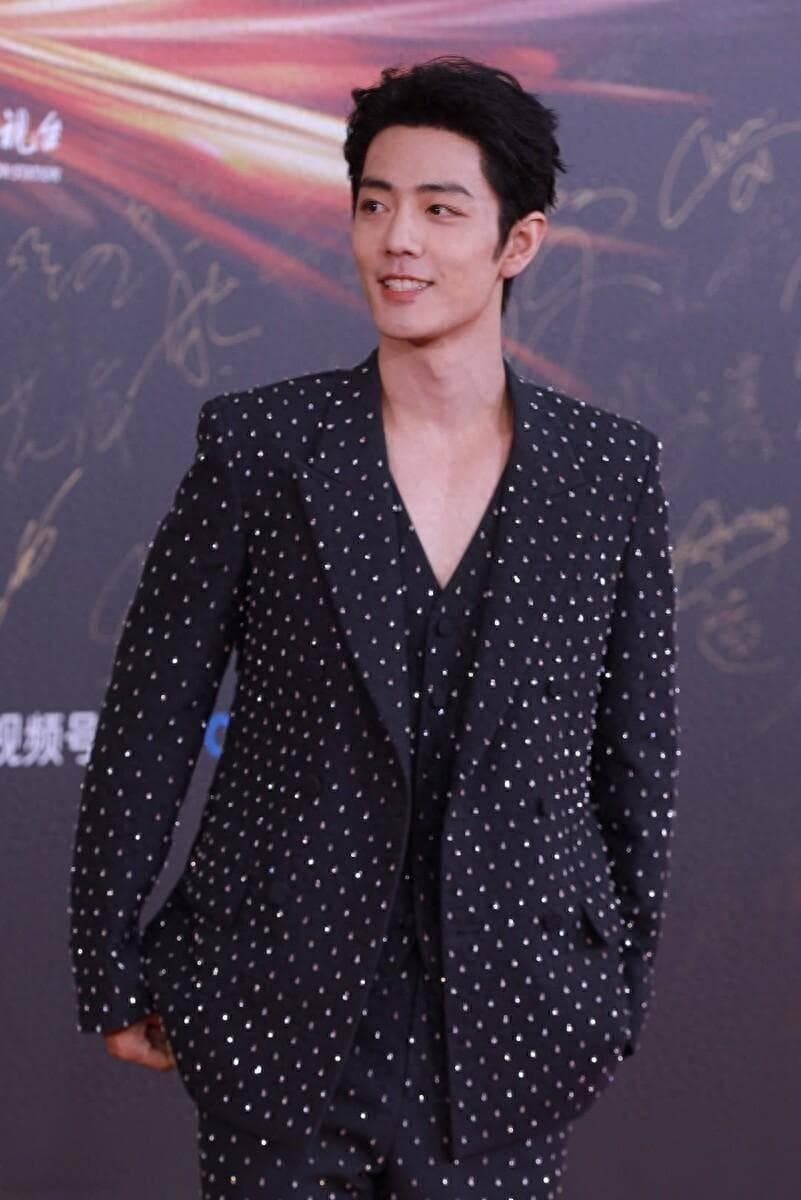 肖战的成名史：从普通大学生到顶流明星的蜕变之路