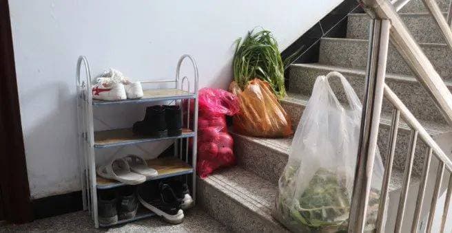 物业制止楼道堆放杂物的7项措施和法律依据