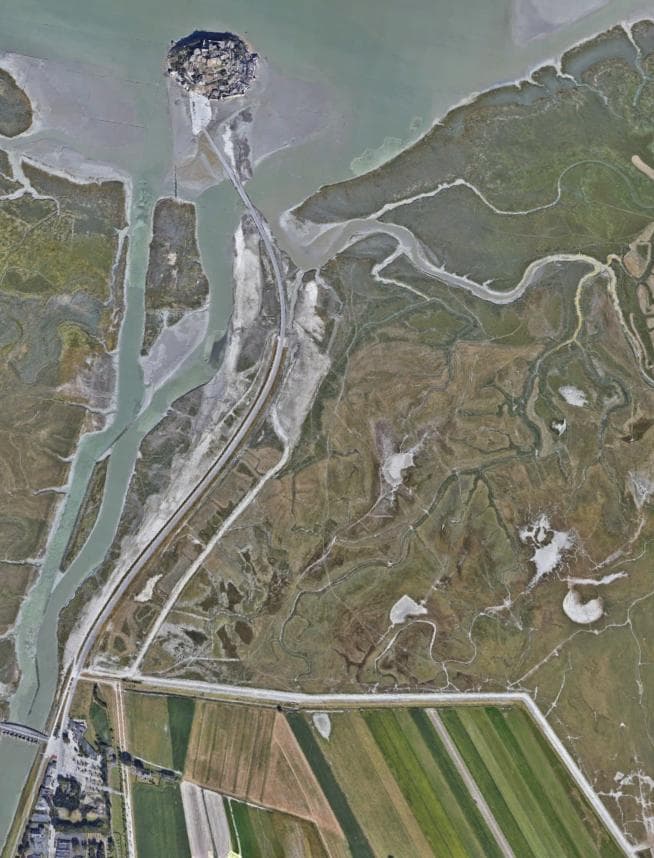 法国圣米歇尔山：诺曼底地区的潮汐岛奇迹