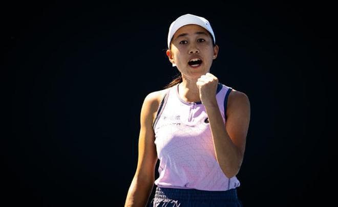 0-4落后+7-6逆转！中国金花太强了，双线进澳网8强，已赚65万奖金