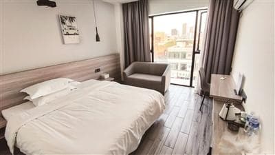不想租房他们“栖身”酒店 “长租酒店”成为部分年轻人、实习大学生租房的新选择