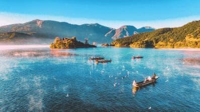 泸沽湖畔的浪漫与温情