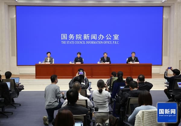 商务部:推动汽车换"能",提高新能源汽车占比