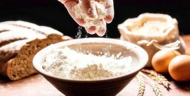 拉面剂和蓬灰哪个好？传统与现代的抉择谁更胜一筹？