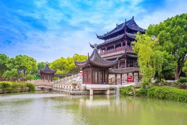 我国现存最古老的水陆城门之一，是苏州古城的重要标志