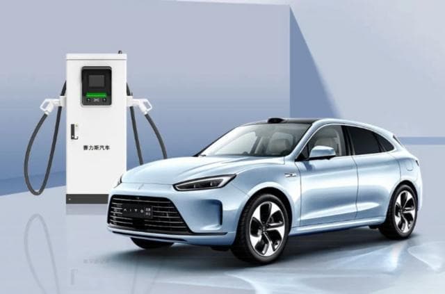 新能源汽车：环保节能优势显著，续航充电难题待解