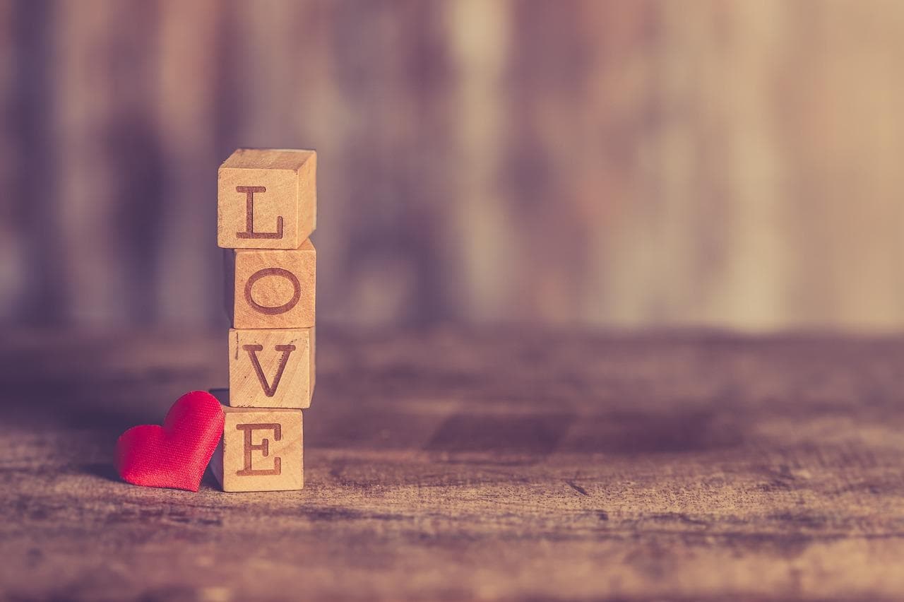 恋爱中的差异化自我补偿心理：如何在互补中找到真正的自我？
