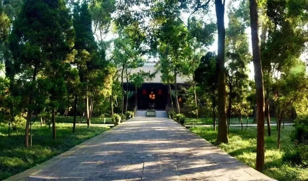 成都武侯祠现15块碑石，东华门遗址再添新证
