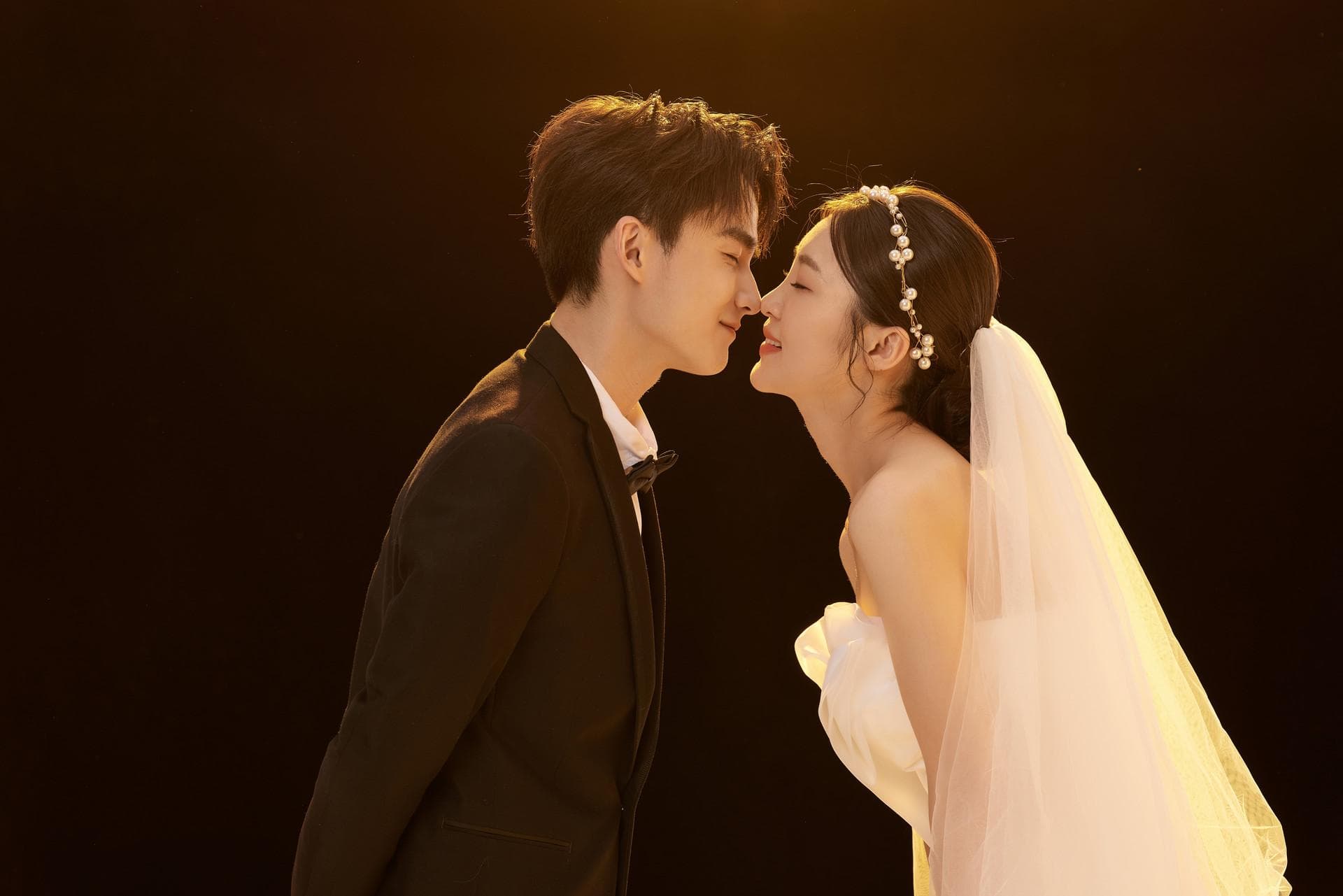 结婚照文案短句干净 结婚照发朋友圈配文怎么写