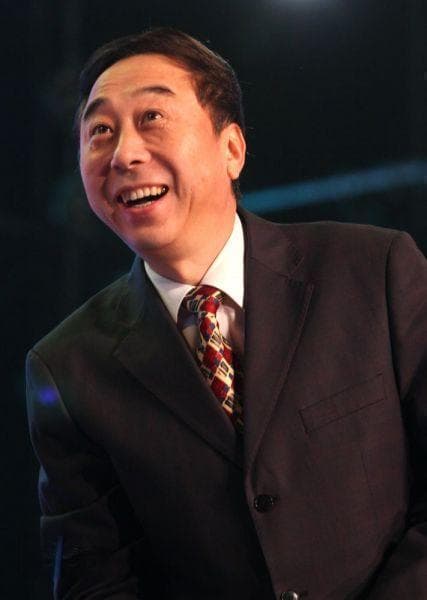 冯巩经典搞笑片段大盘点：从《卖拐》到生活趣事