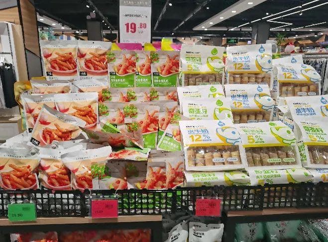 零食凤爪价格大涨，一只虎皮凤爪6块2，消费者吐槽：一年比一年贵，幕后推手是谁？