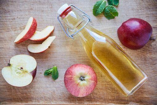 苹果醋减肥真的有效吗？营养师真实解答：瘦身成效低、易便秘！