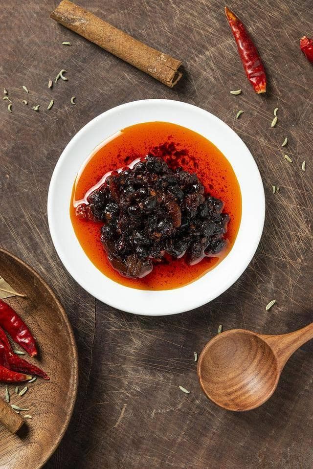 一瓶香辣酱，满满的美味与文化：详解制作与食用方法
