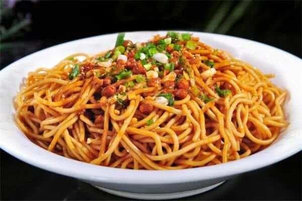 武汉美食：热干面、武昌鱼、豆皮与莲藕排骨汤