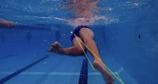 自由泳打腿8大常见问题解答