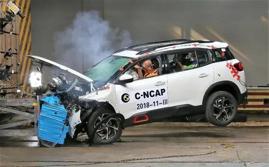 电动汽车的碰撞安全性、测试方法及相关试验标准解析