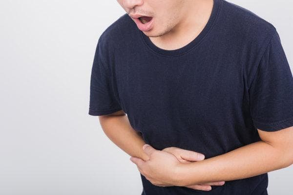 男性左下腹疼痛，该挂哪个科室？