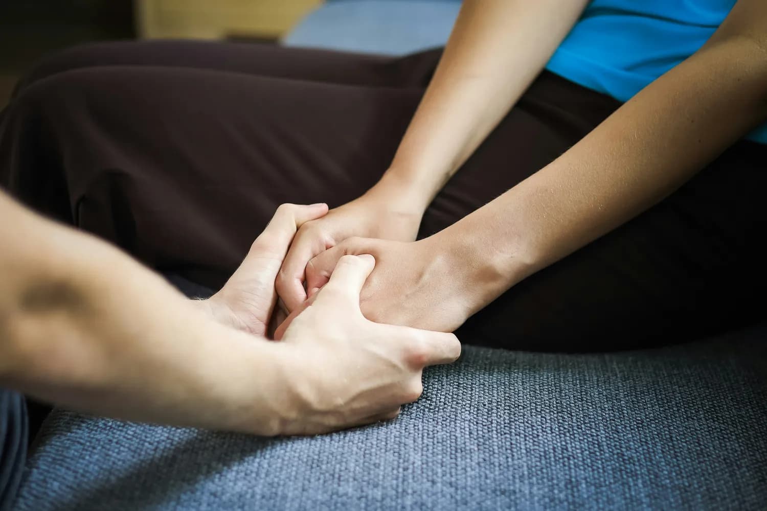 ENFJ投身志愿服务，ISTP专注动手活动：性格与压力管理的关系