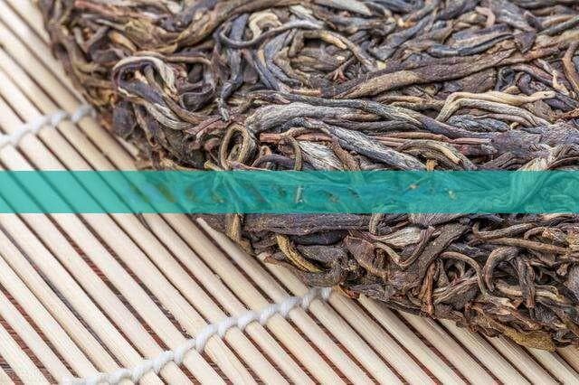 黄芪与当归泡茶：增强免疫力和补血的双重功效