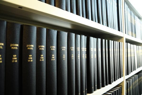 通俗解释背书的概念及其在金融和法律领域的应用