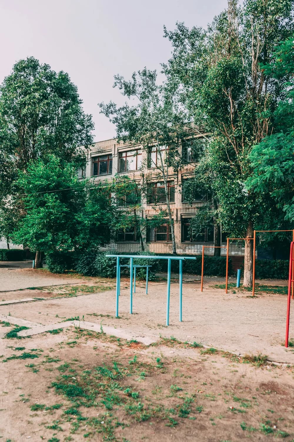 甘村小学的困境：中国农村教育面临的挑战与出路