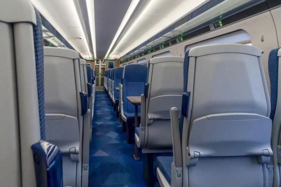 火车上可以充电吗？火车旅行必备！掌握这几点，充电不再是问题！