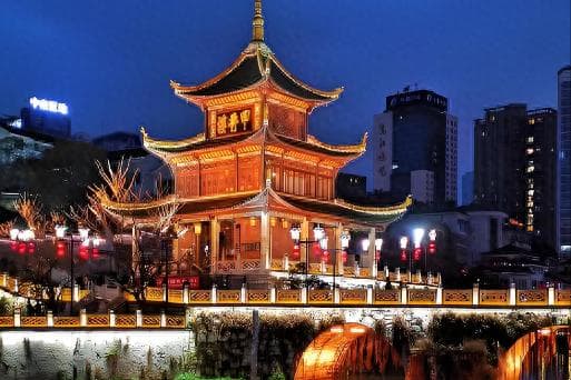 中国公认最美的10处贵阳美景！1.甲秀楼—代表地：贵阳