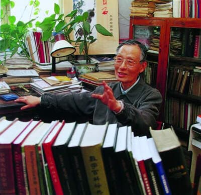 周毓麟：为祖国需要三次改变研究方向的数学家