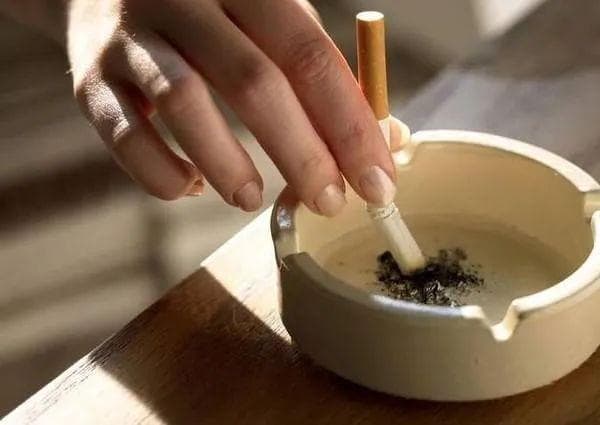 细杆烟危害揭秘：实验显示PM2.5浓度高于普通香烟，健康风险不容忽视