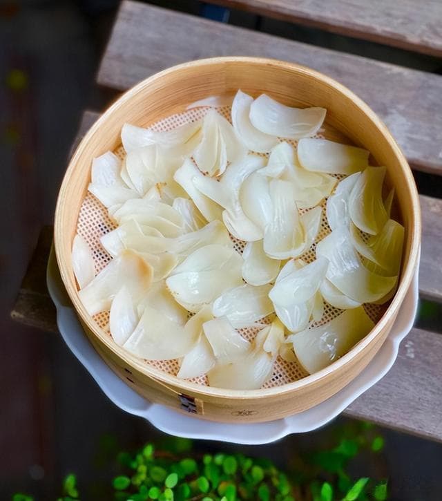 鲜百合四款美味做法，清新爽口又营养，让你爱不释口！