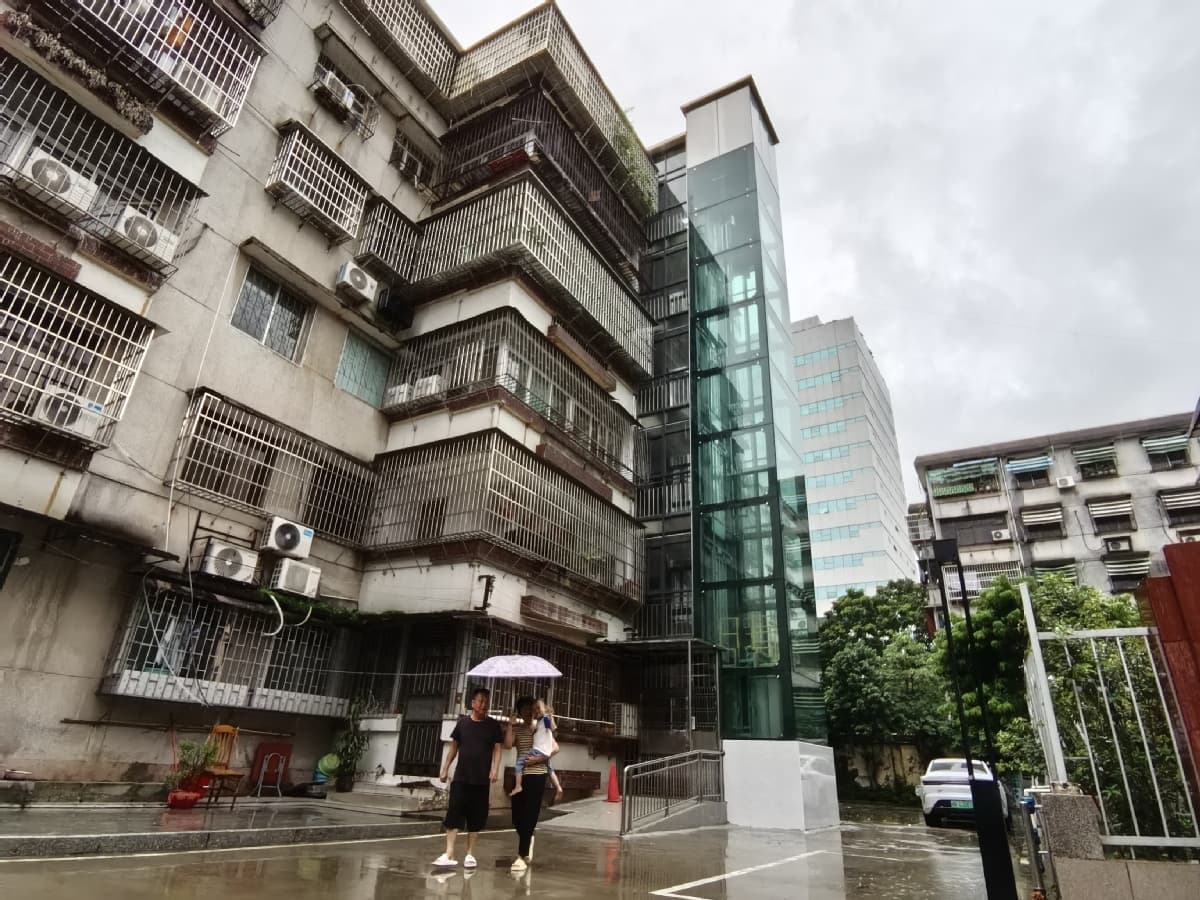 住户上下楼“一键直达”！狮山街道又一小区楼栋成功加装电梯