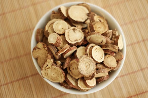 甘草的功效与日常用法：从化学成分到临床应用