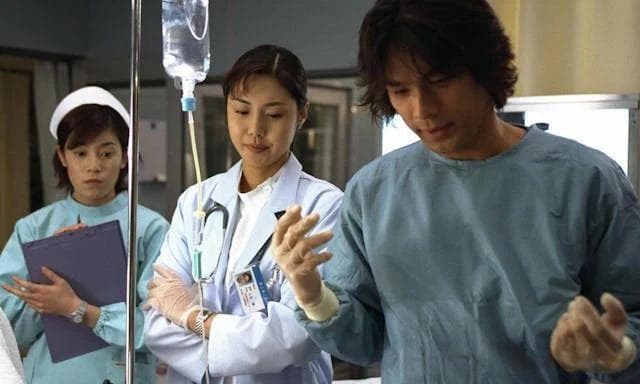 25年前的《急诊室医生》如何治愈日本医疗剧的长年病根？