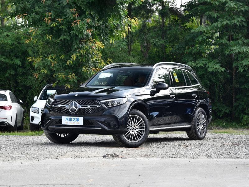 GLC260L动感版与豪华版配置对比：智能安全与实用性的选择