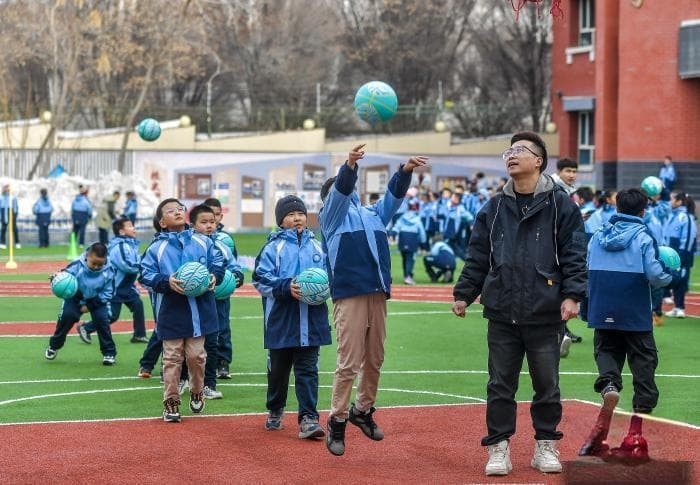 代表委员谈“心”声：多举措守护青少年心理健康