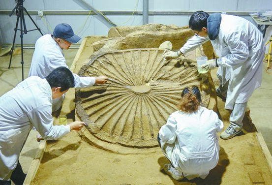 中国古代马车：从黄帝指南车到明清轿子的千年演变