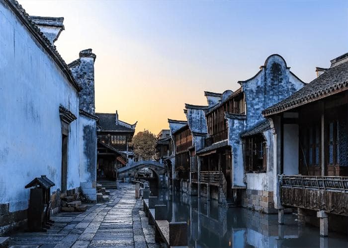 杭州自由行宝典：最佳游玩时间、住宿选择与交通攻略，畅游杭州无压力