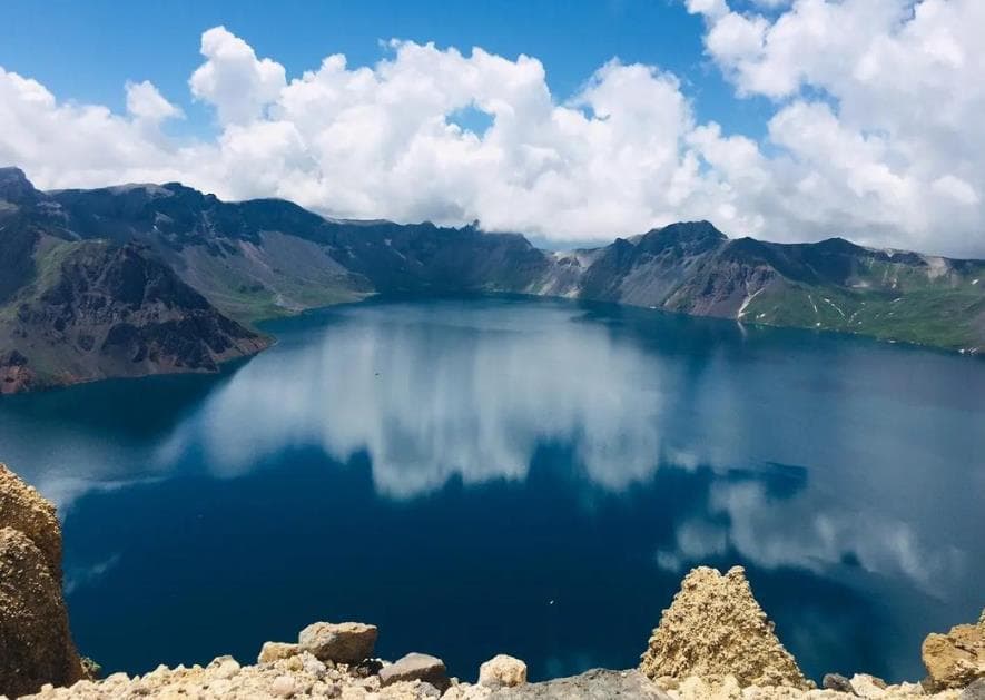 长白山天池：中国最深的湖为何成了中朝界湖？
