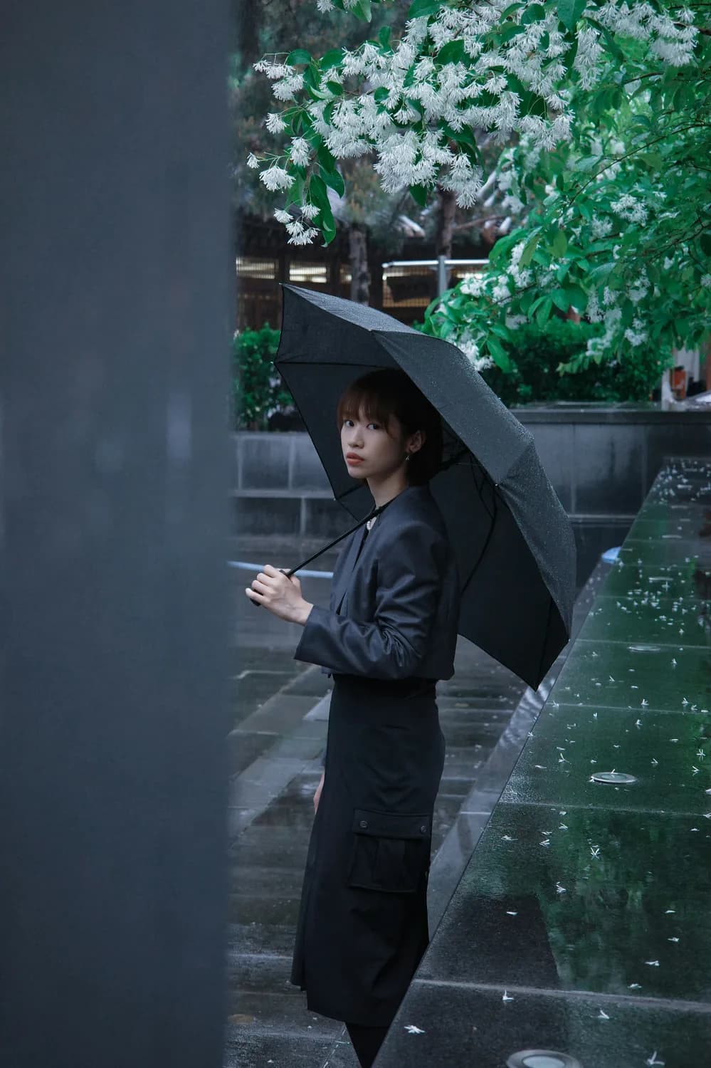 殷桃新作《他乡的天空》，演技炸裂引热议