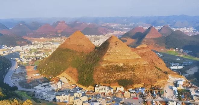 贵州安龙发现7座"金字塔"，距今已有2亿年，比埃及金字塔更高大