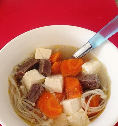 冬季养生汤：豌豆牛肉汤制作全程详解