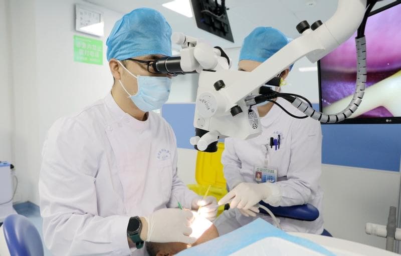 口腔科显微镜：让口腔治疗更精细