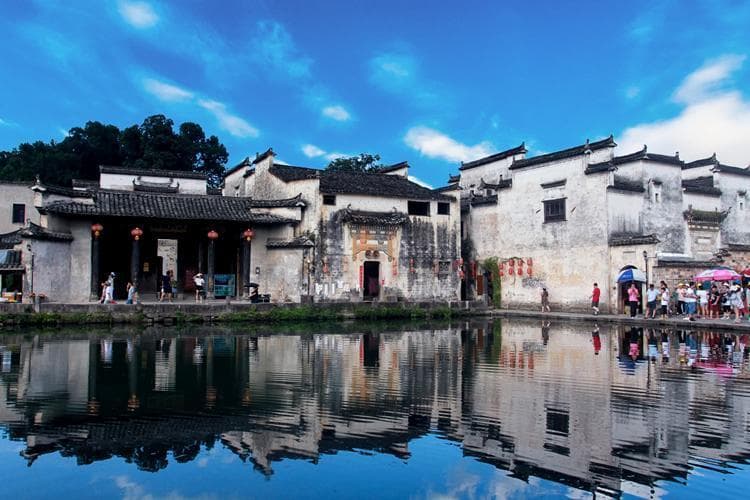 十大南方旅游必带物品攻略 去南方旅游需要做什么准备