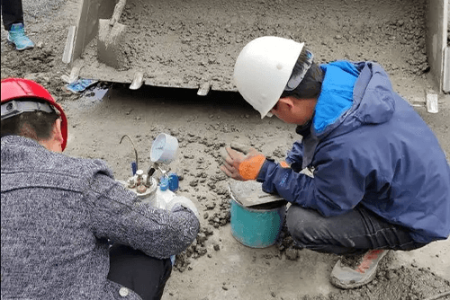 密度法辅助检测混凝土含气量