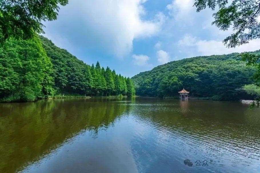 洛阳天池山风景区：穿越历史遗迹，领略自然奇观