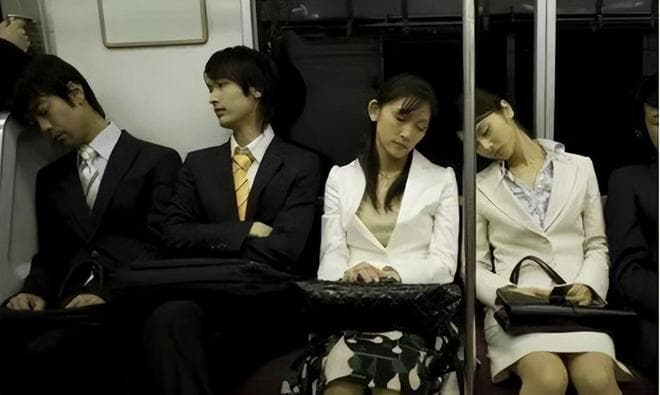 日本低欲望社会有多可怕？年轻人不工作、不买房、不愿意生育