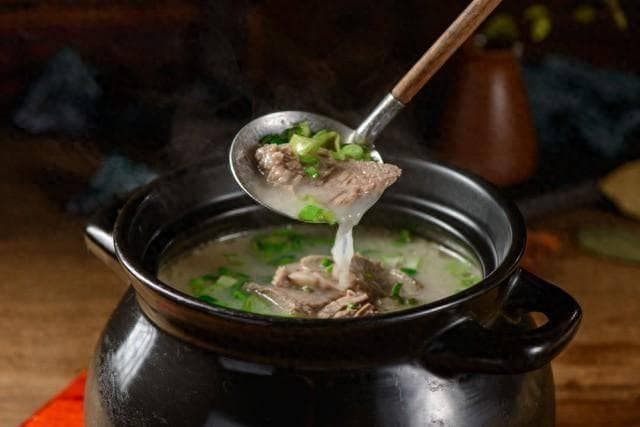 羊肉汤腥味咋去？5种香料让你欲罢不能，竟然这么简单！