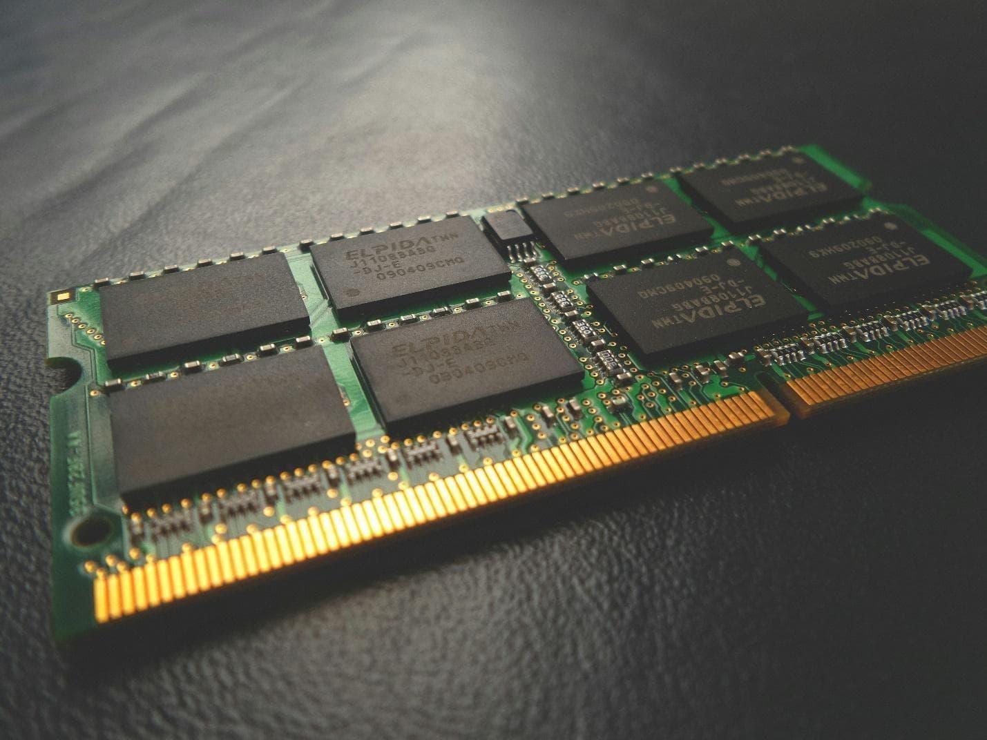 选择最佳 CPU：AMD Ryzen 7 与 Intel Core i7