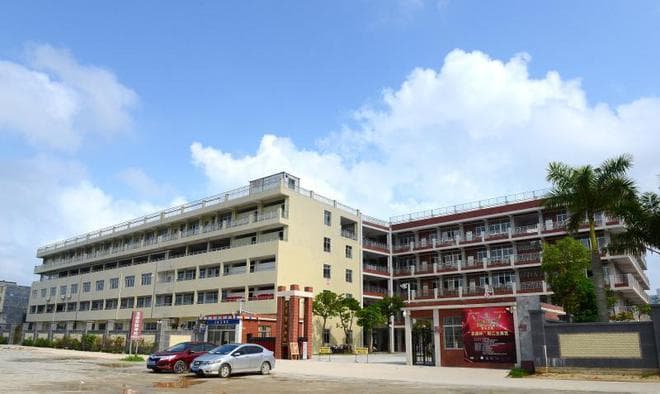 家长签字同意鞭罚学生！广东一学校校规，引发惩戒与规范的探讨