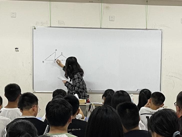 非专业生涌入教师业，师范生如何破局？